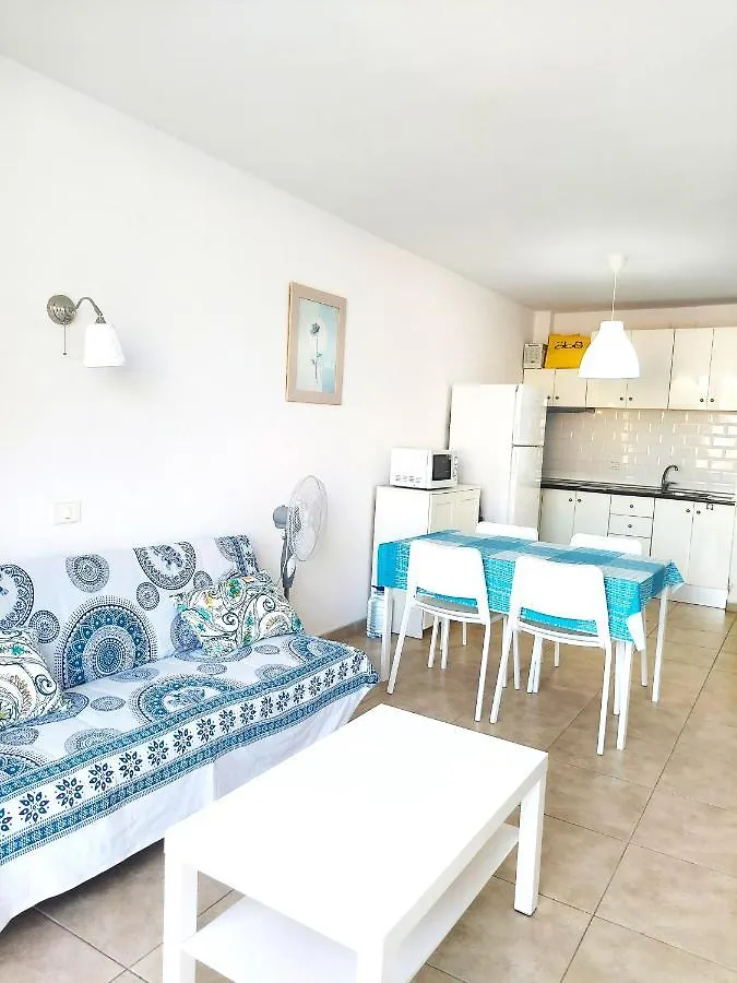 Blu Apartment, Wifi Free Pool View Costa Del Silencio 0*,  İspanya