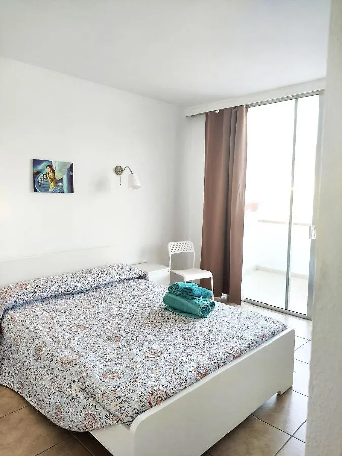 Blu Apartment, Wifi Free Pool View Costa Del Silencio İspanya